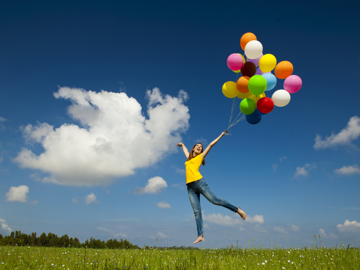 Девушка с шариками