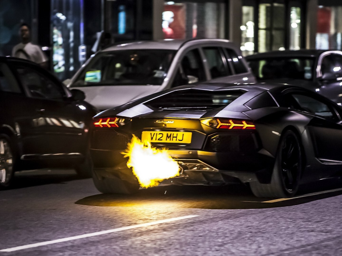 Lamborghini Aventador LP700 огненный выхлоп