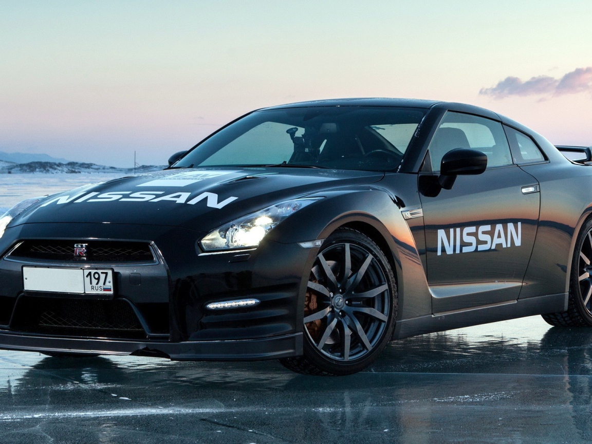 Ниссан на льду