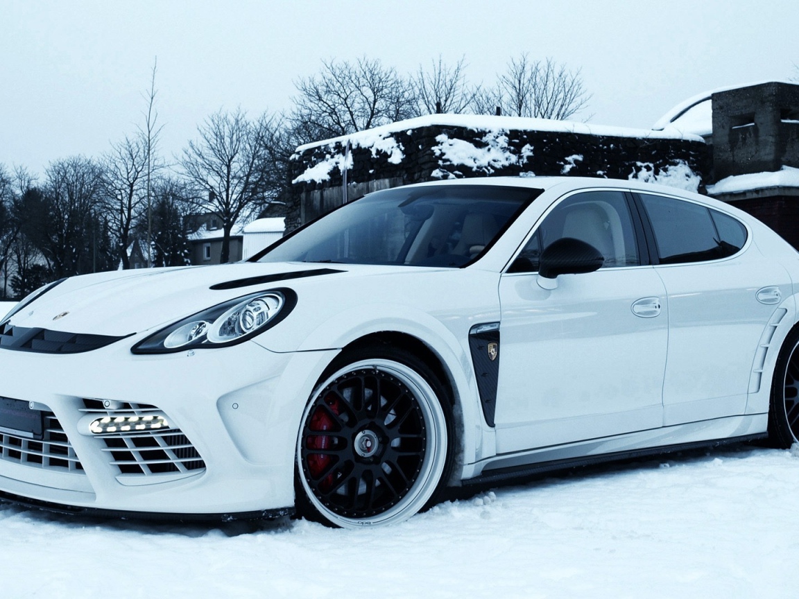 Порш Панамера на снегу