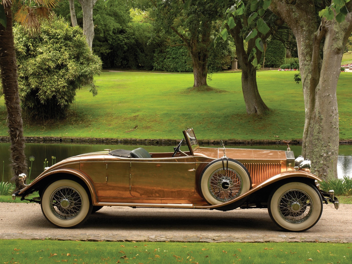 Золотистый Роллс Ройс