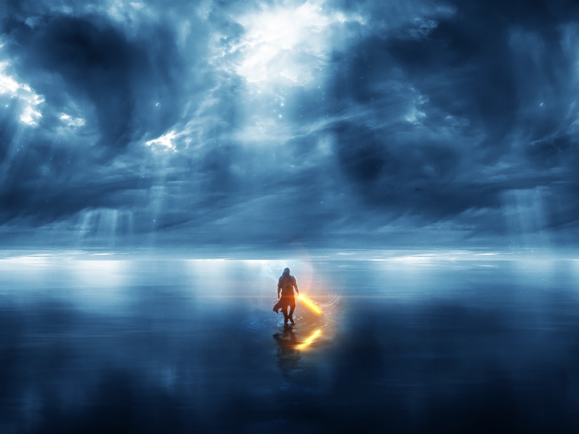 Человек идет по морю