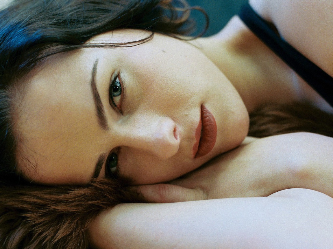 Женщина с голубыми глазами