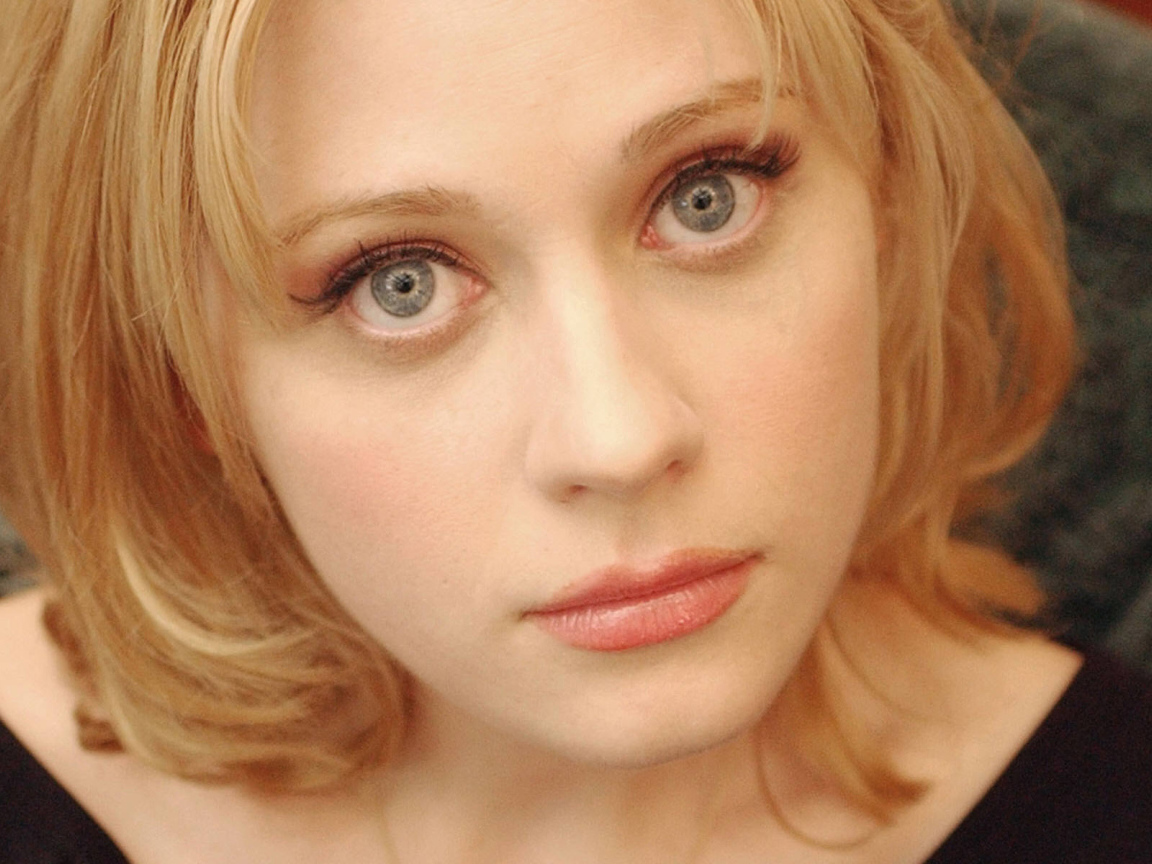 Зоя с серыми глазами