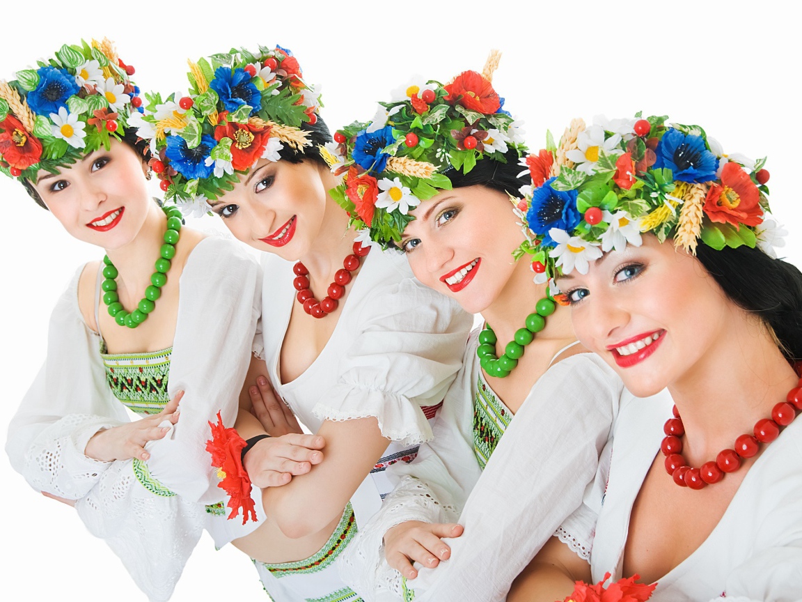 Девушки с цветами