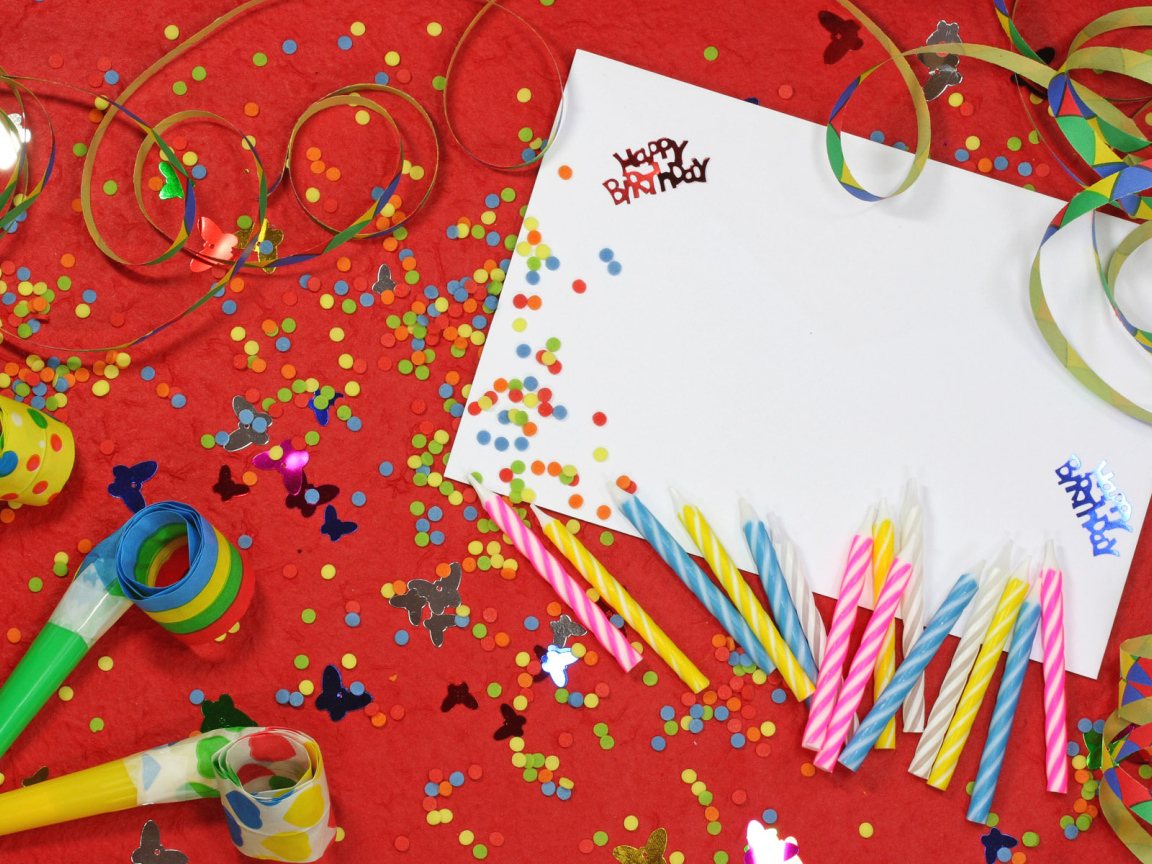 Конверт с поздравительной открыткой на день рождения