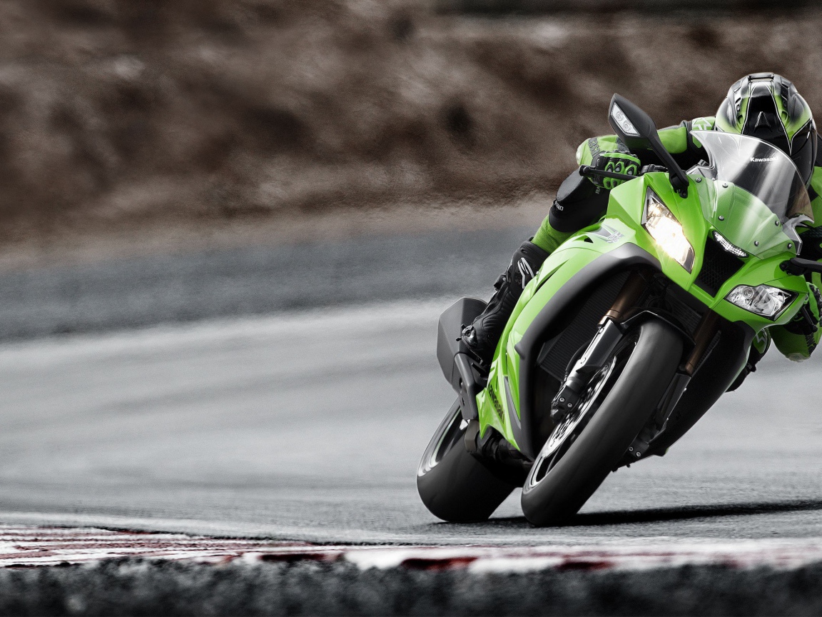 Кавасаки на повороте