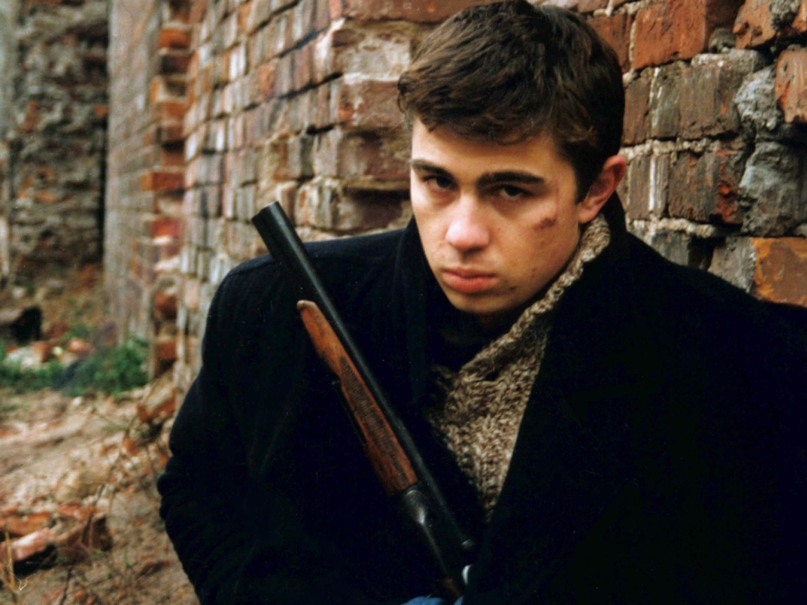 Кадр из фильма Брат