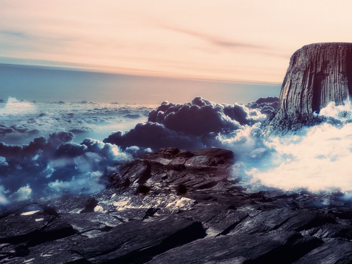 Горный пейзаж выше облаков