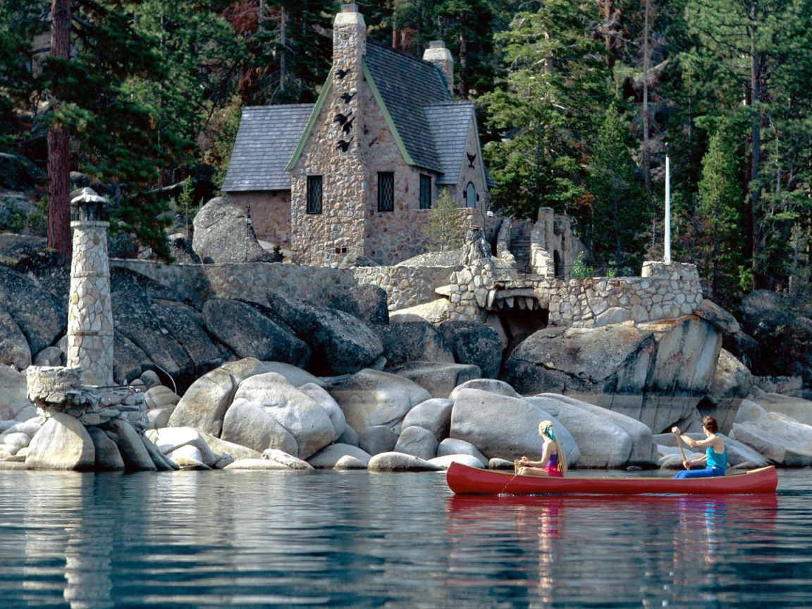 Озеро Тахое с лодкой