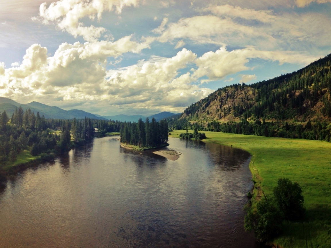 Остров на реке