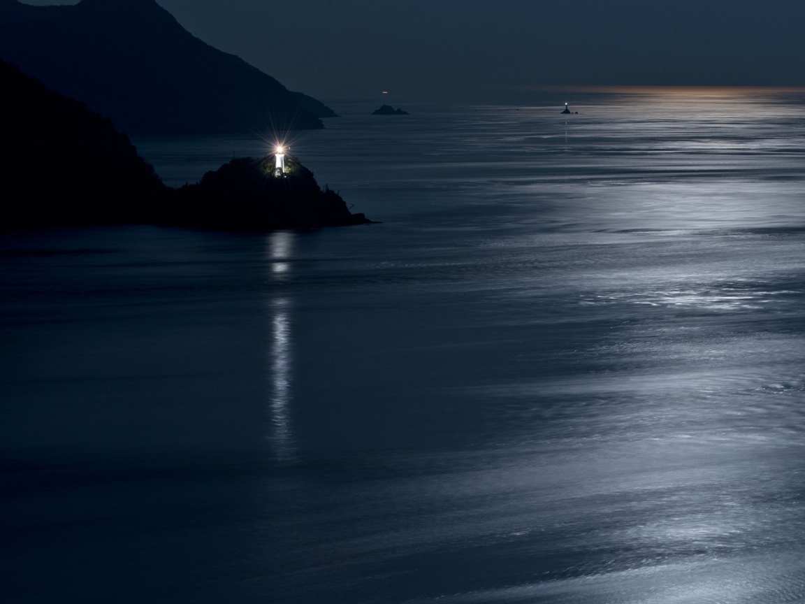 Маяк ночью