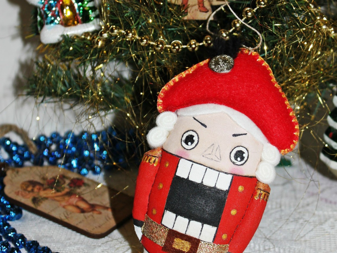 Елочная игрушка щелкунчик