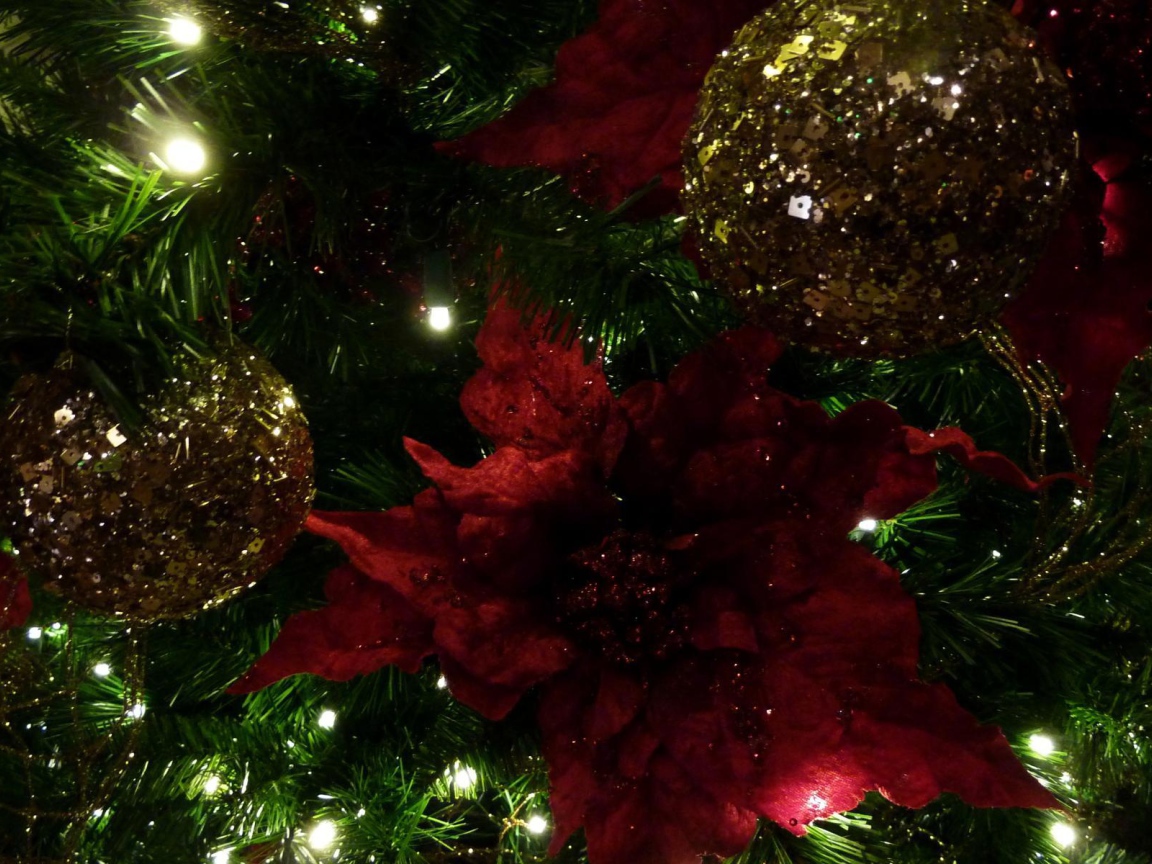 Темная Новогодняя елка