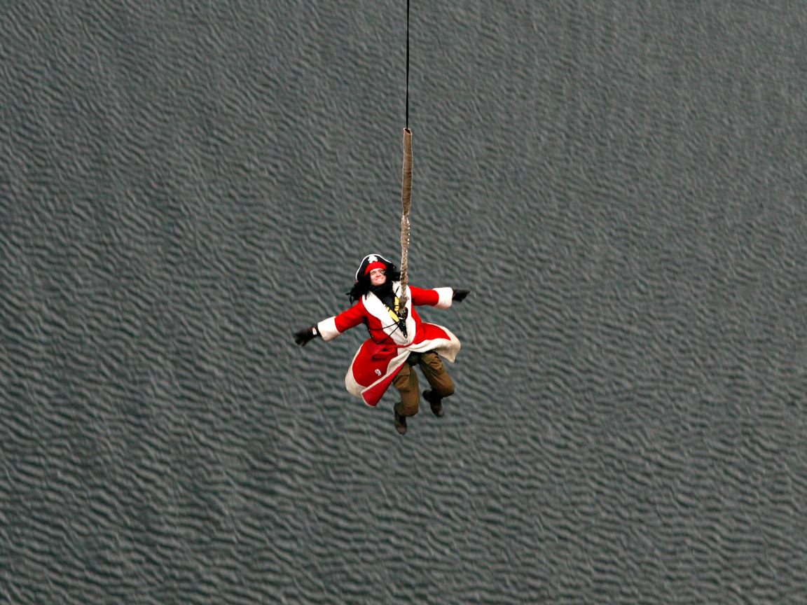 Прыгающий дед мороз