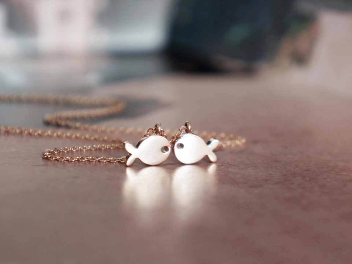 Кулон, рыбы