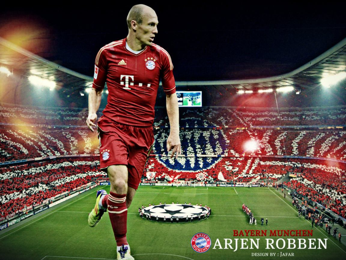  Бавария Арьен Роббен на фоне футбольного поля