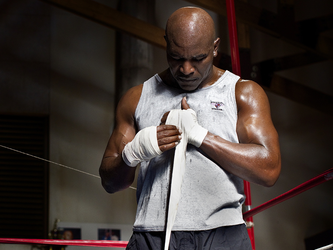 Известный боксер Эвандер Холифилд