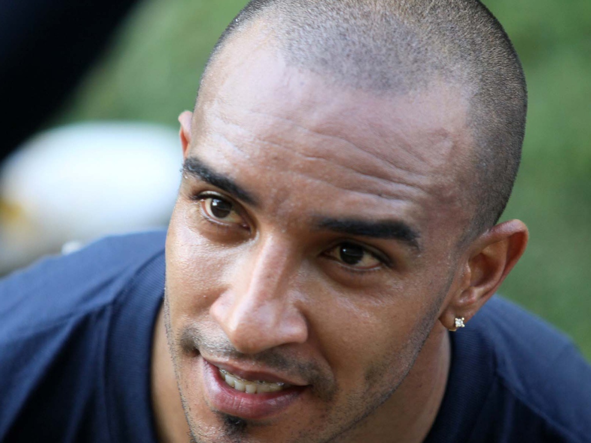 Футбольная легенда Роберто Карлос крупным планом