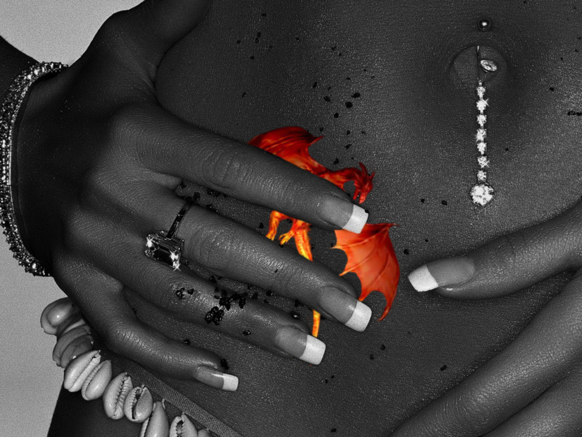 Девушка пирсинг пупка