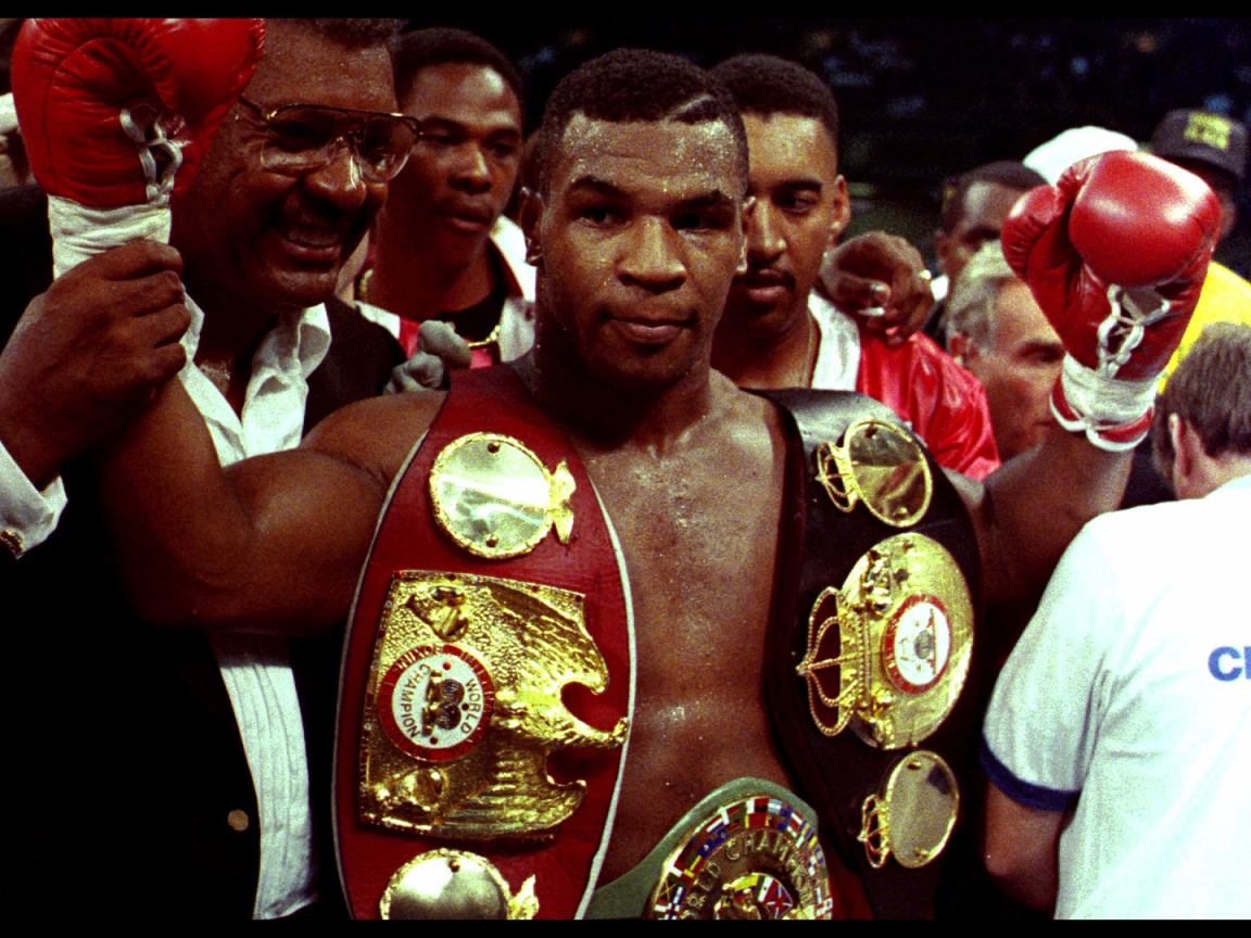 Железный Майк Тайсон и его призы