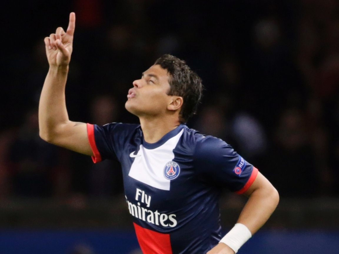  ПСЖ Тиаго Силва танцует танец победы