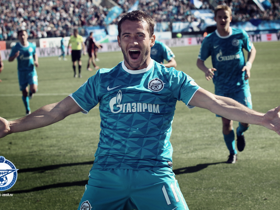 Лучший футболист Зенита Александр Кержаков забил гол