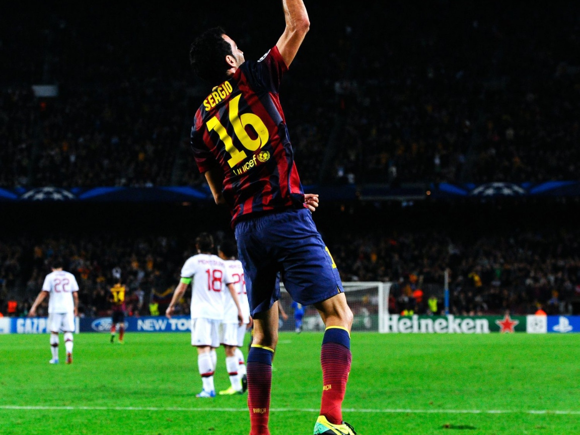 Лучший игрок Барселоны Серхио Бускетс забил гол