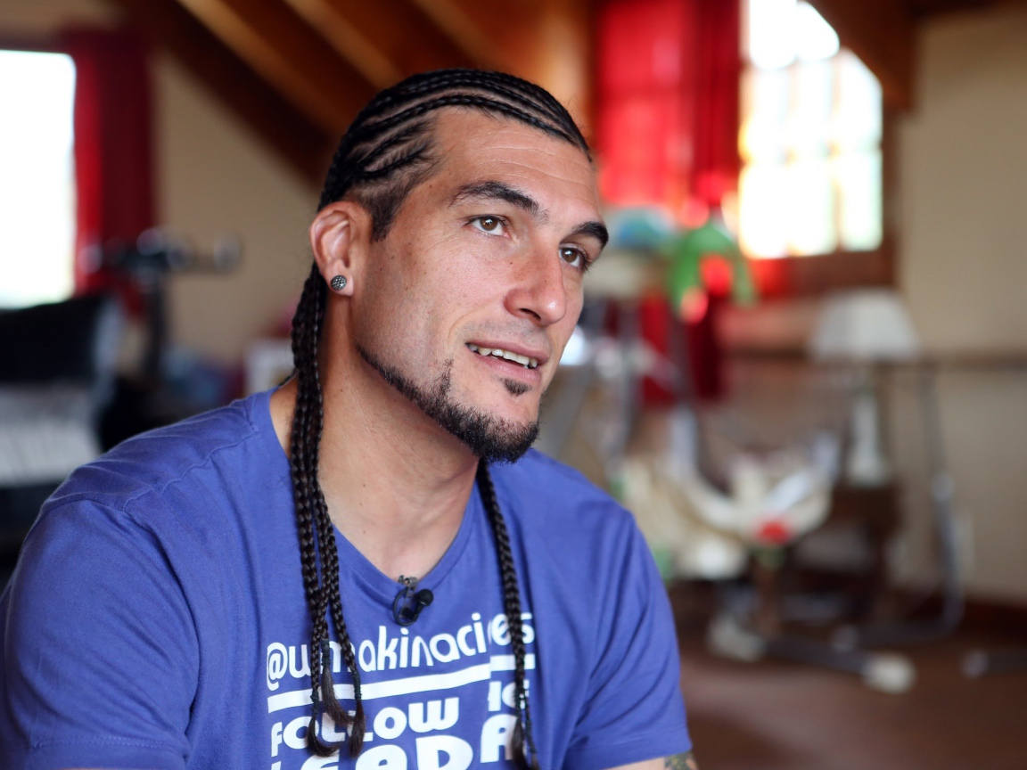 Футболист Барселоны Хосе Пинто в своем доме