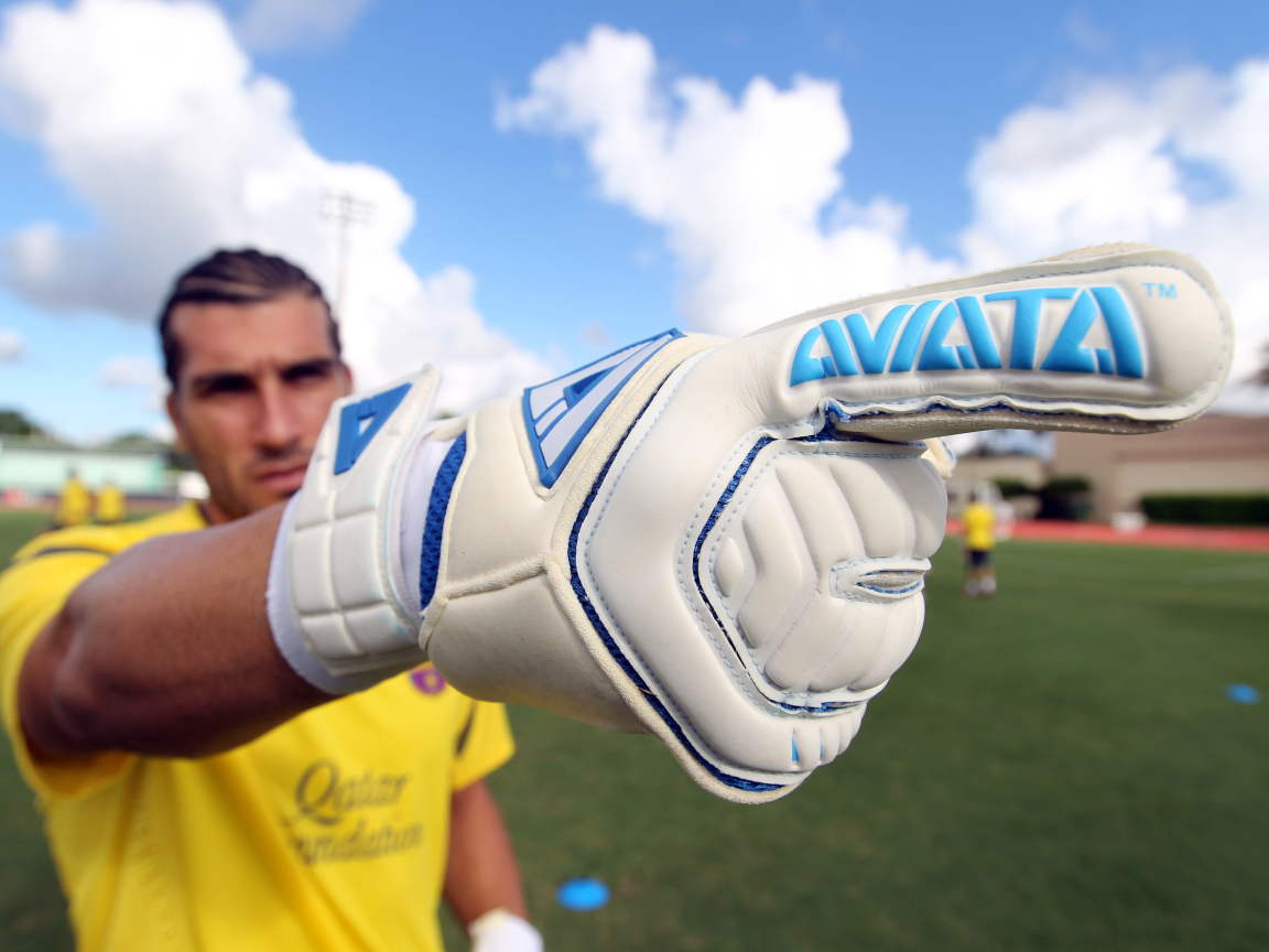 Футболист Барселоны Хосе Пинто на поле