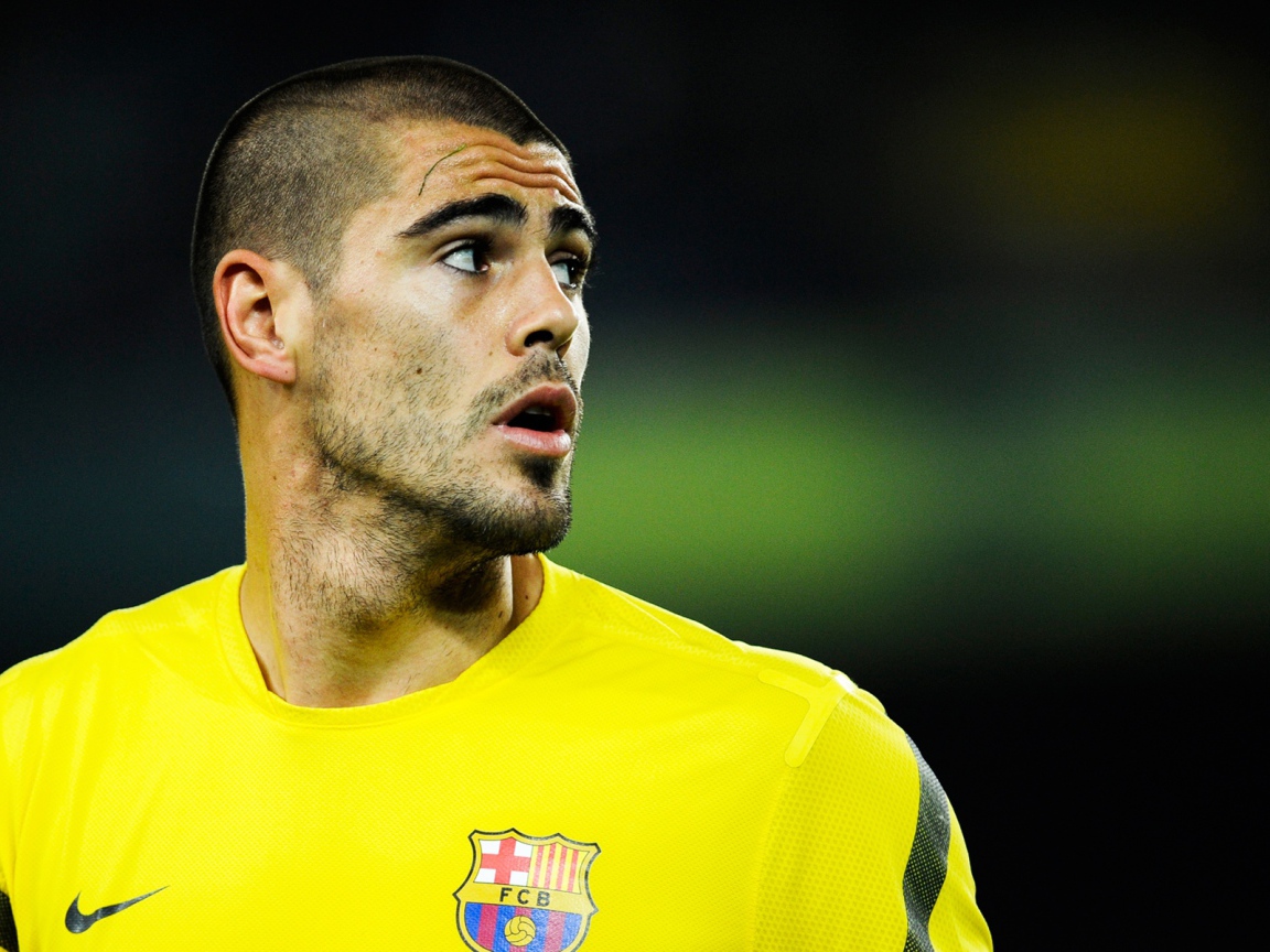 Футболист Барселоны Виктор Вальдес