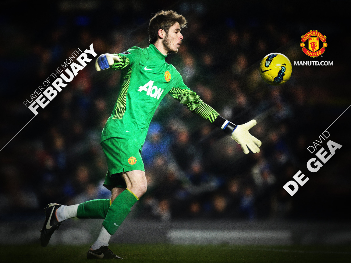 Голкипер Манчестер Юнайтед Давид де Хеа ловит мяч