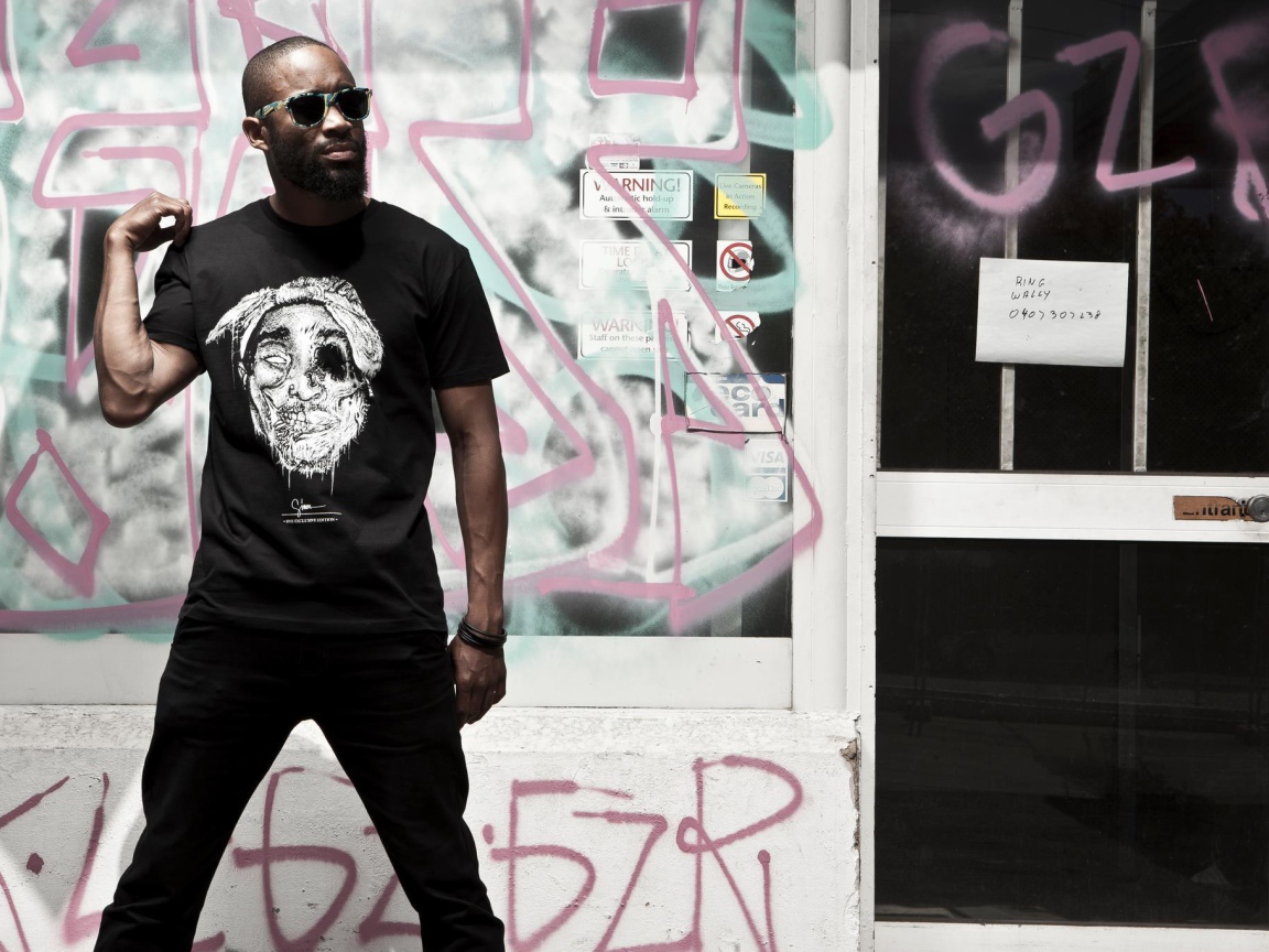 Мужчина в чёрном, swag