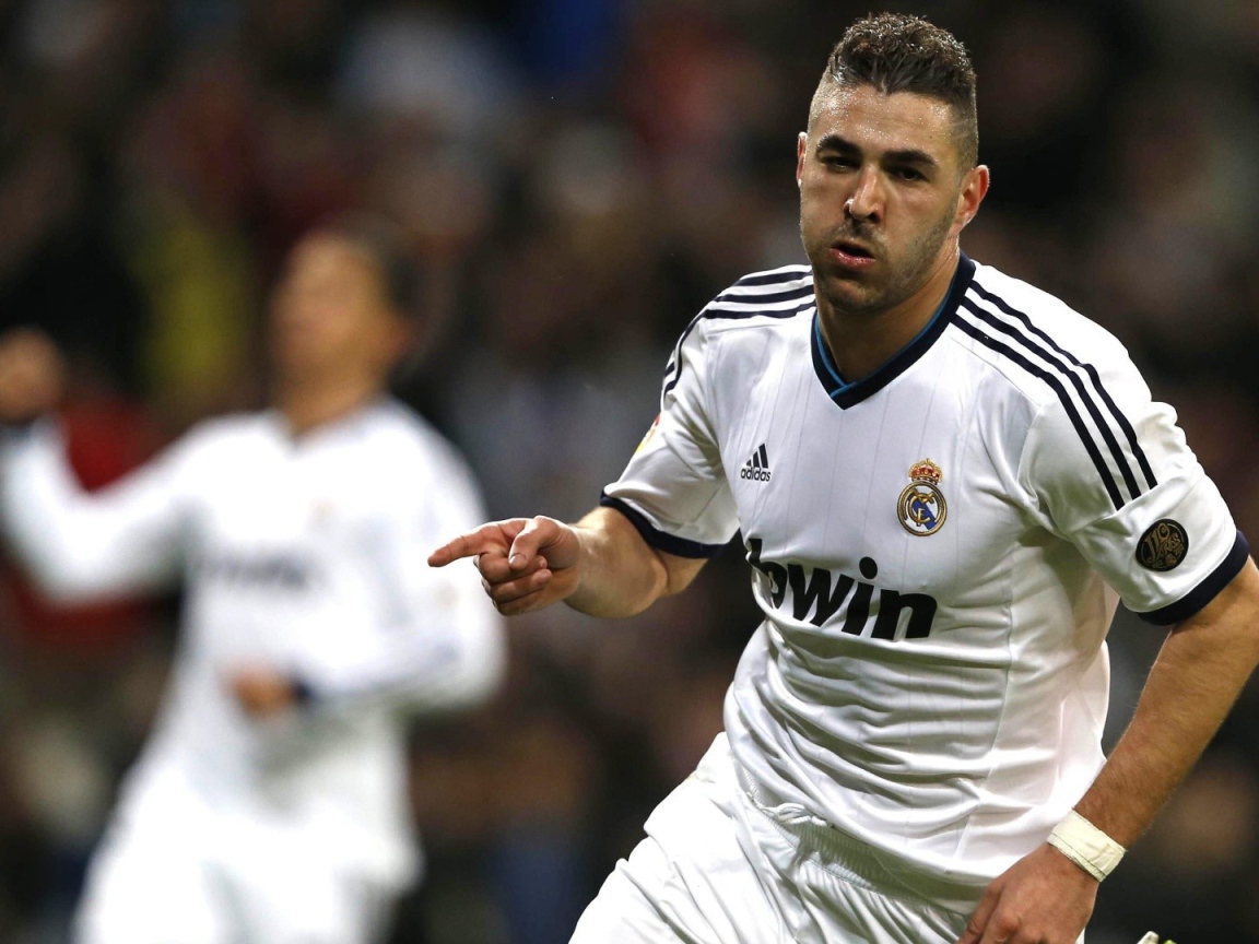  Игрок Реал Мадрида Карим Бензема после победы