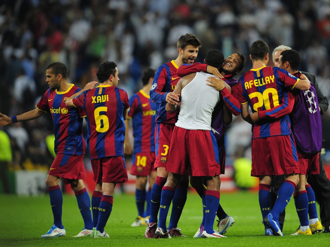 Игрок номер 2 Барселоны Даниэл Алвес и его команда