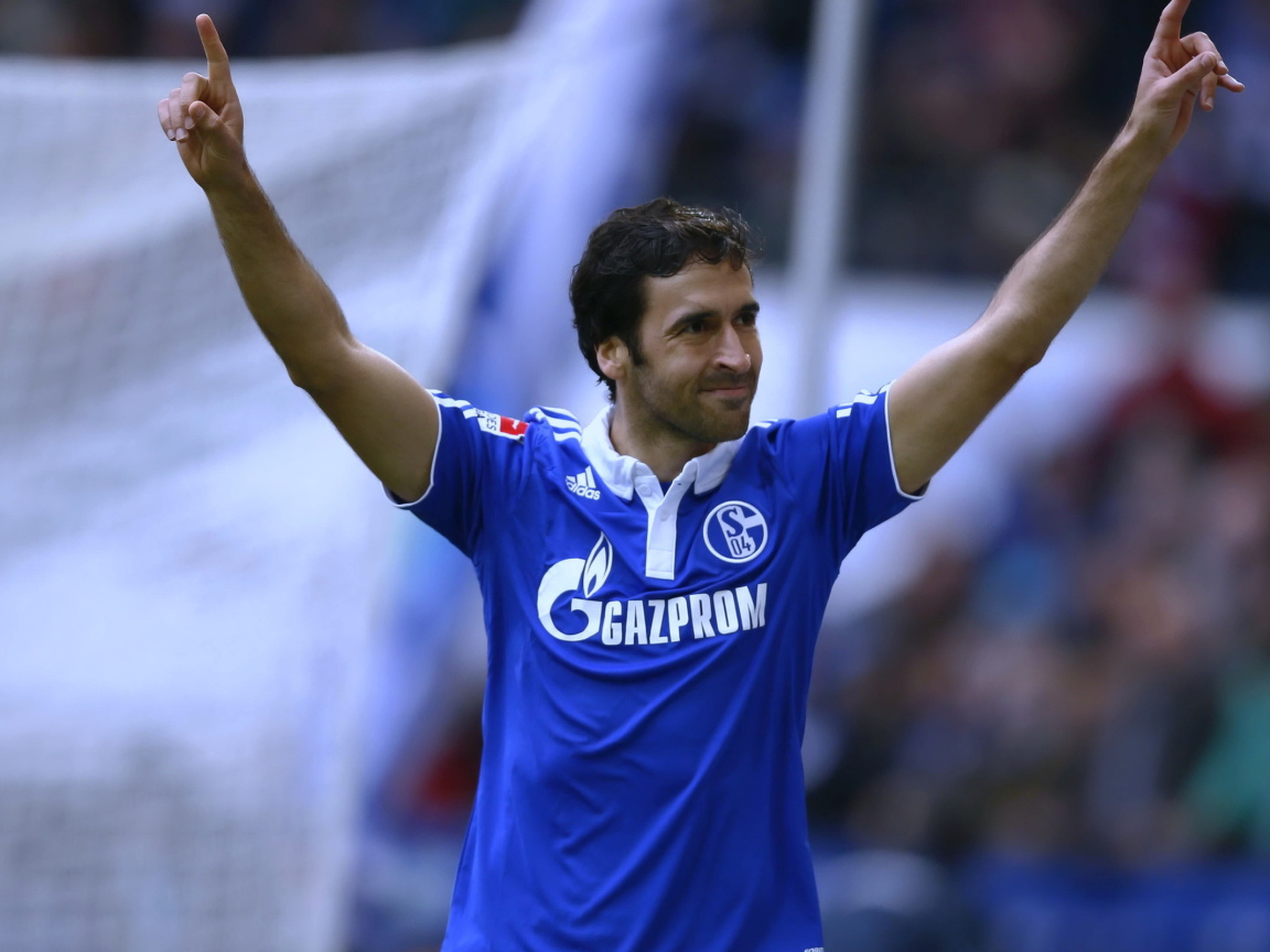 Игрок Аль Садд Рауль Гонсалес забил гол