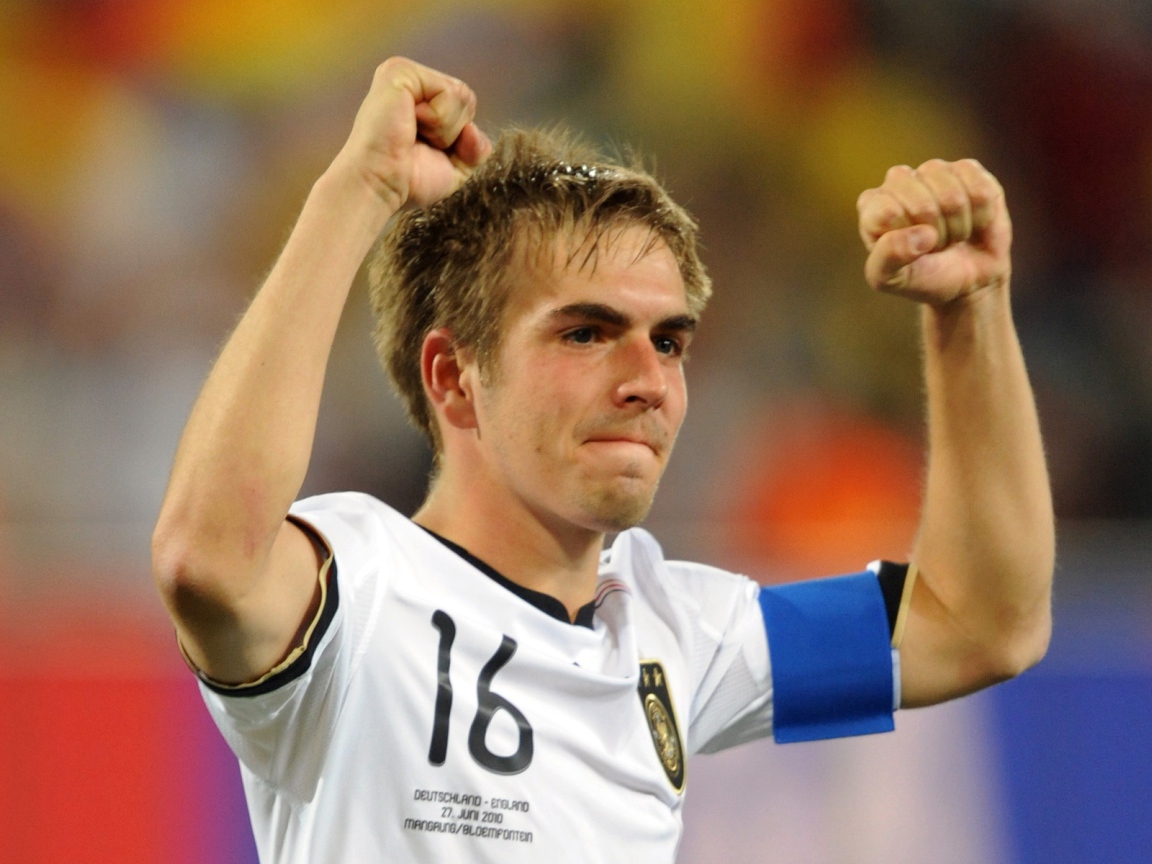 Игрок Баварии Филипп Лам после победы