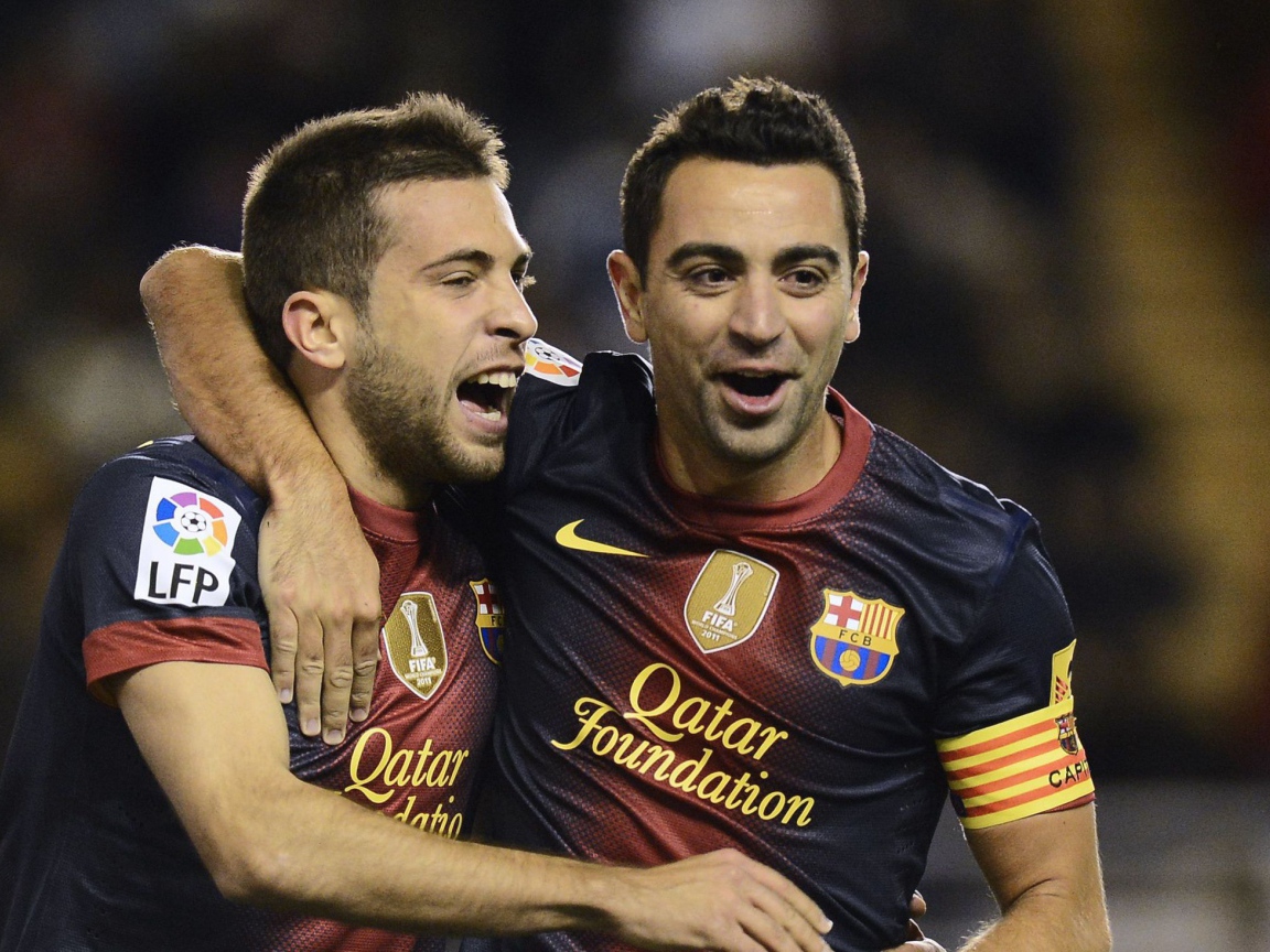 Игроки Барселоны Хорди Альба и Хави