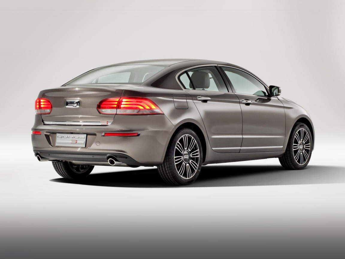 Тест драйв автомобиля Qoros 3 2014