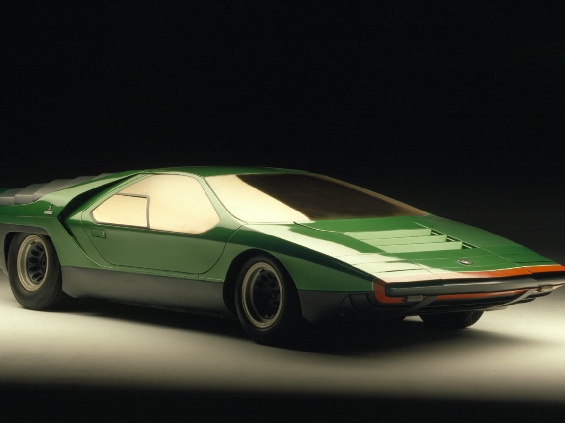 Надежный автомобиль Alfa Romeo carabo