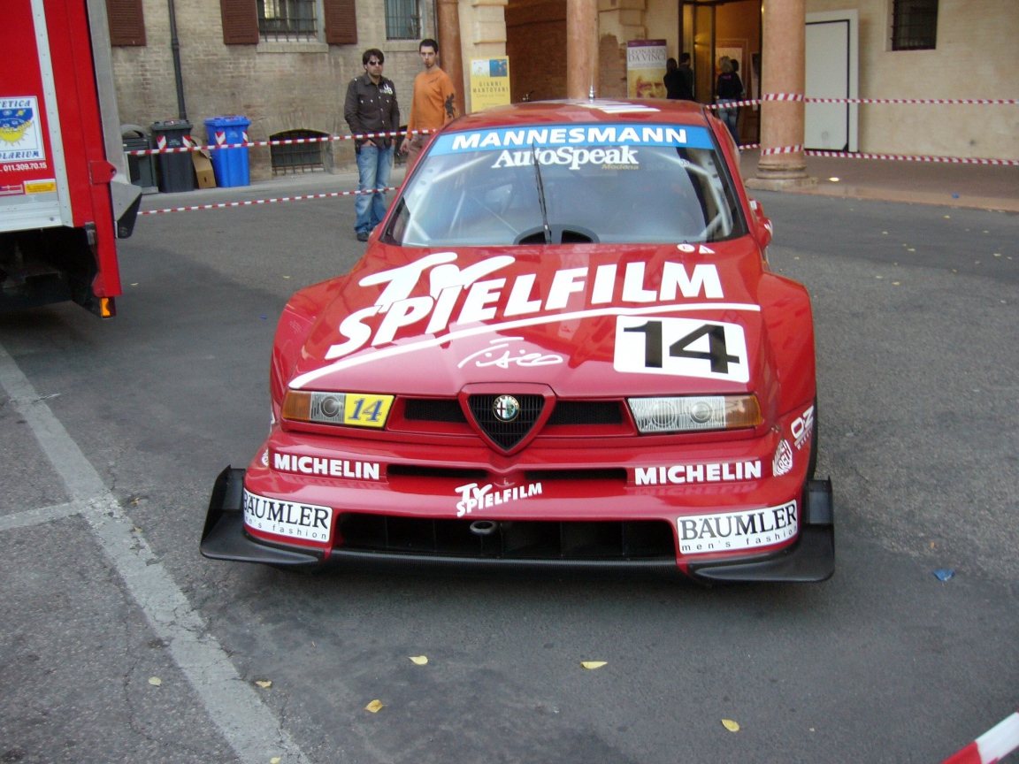 Test drive the car Alfa Romeo 155 