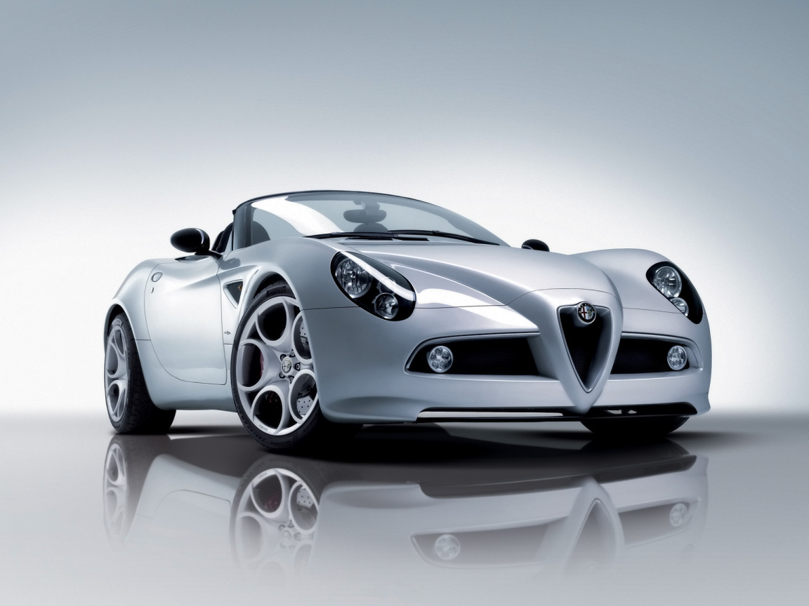 Надежная машина Alfa Romeo 8c spider