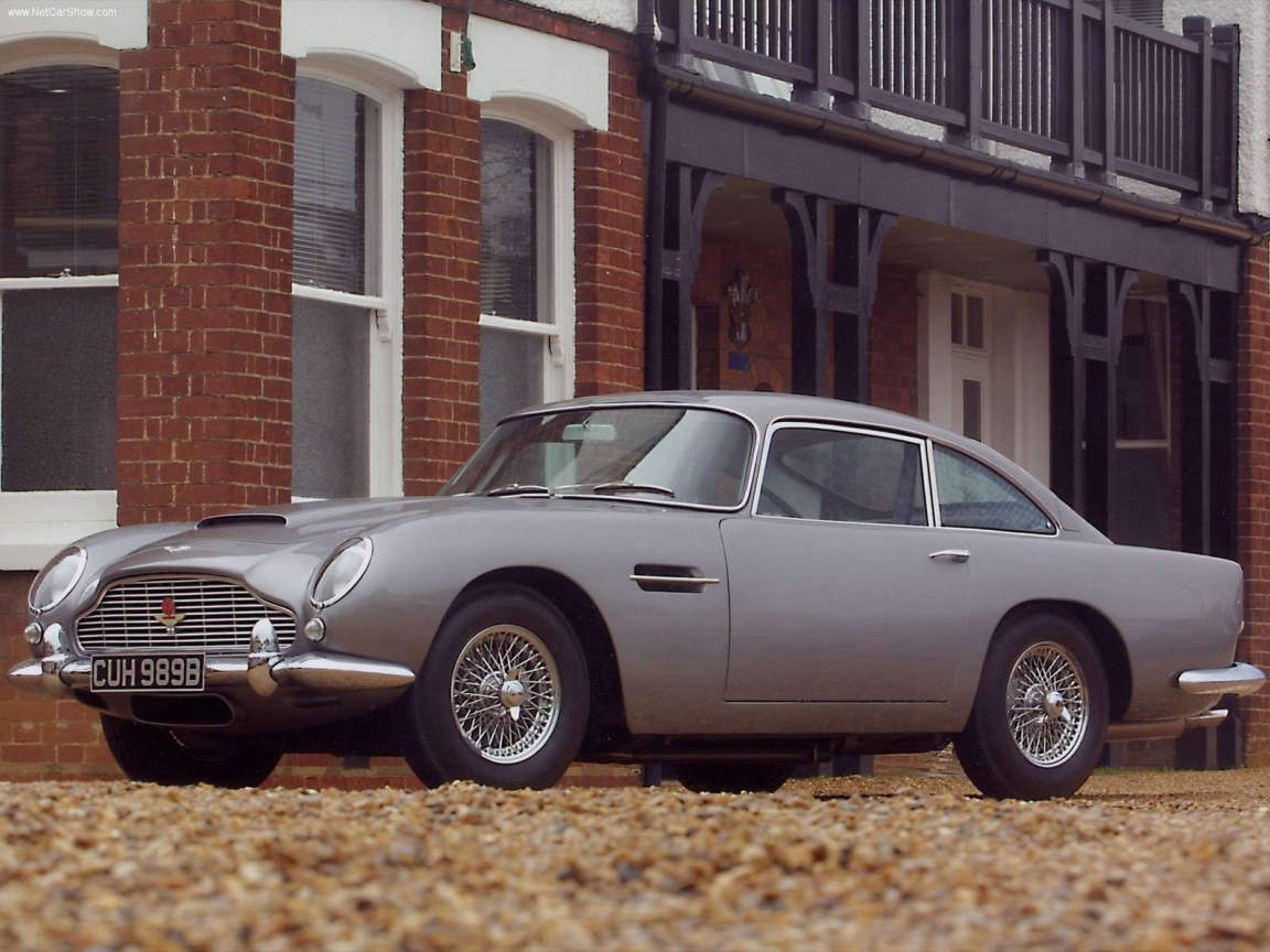 Автомобиль марки Aston Martin модели db5
