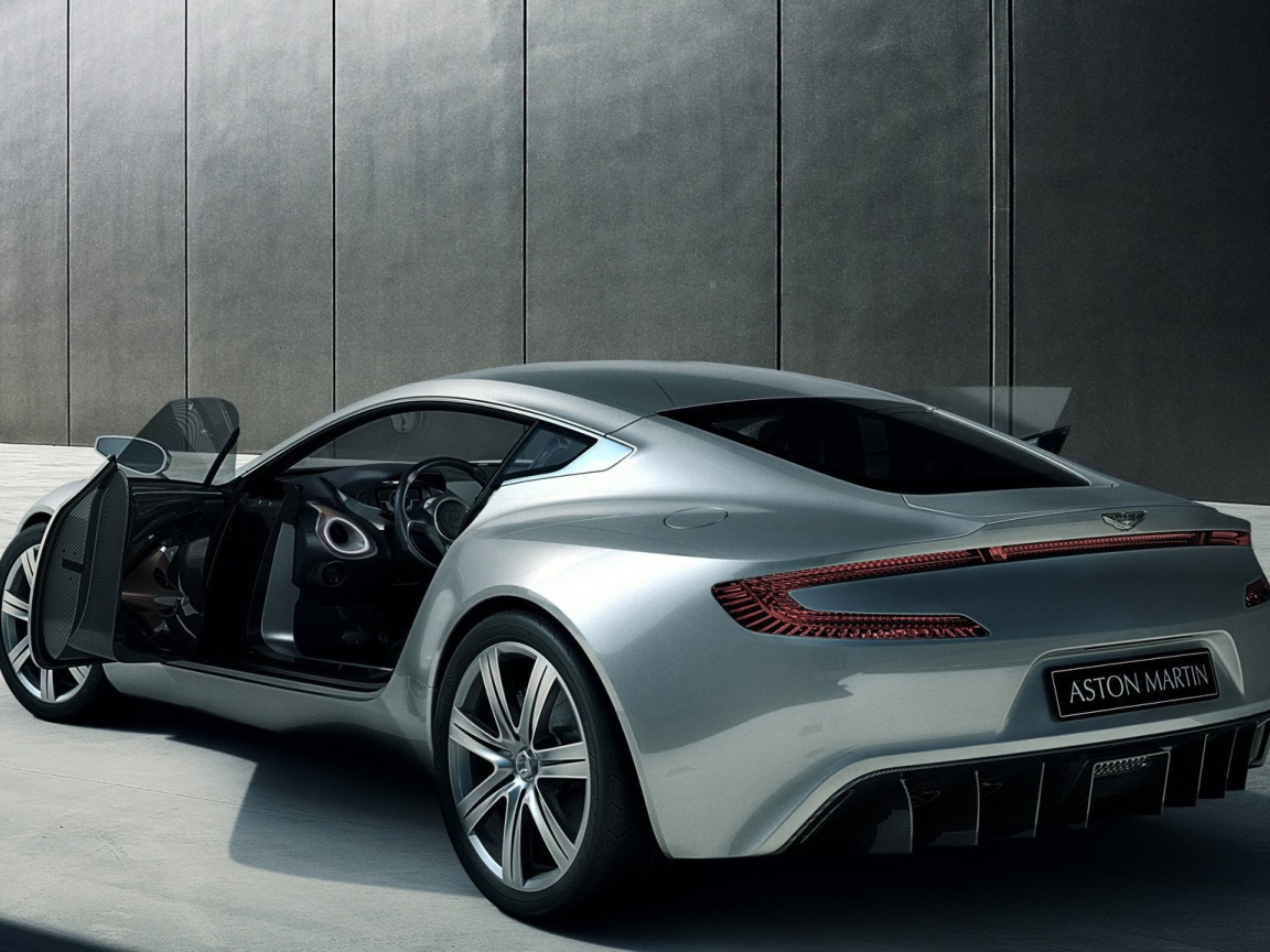 Фантастический Aston Martin one 77