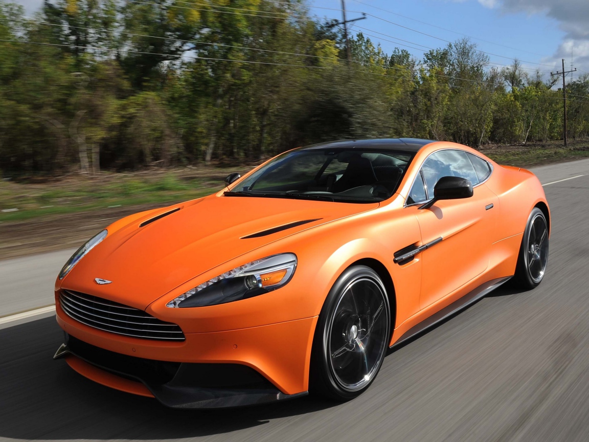 Новый автомобиль Aston Martin top gear