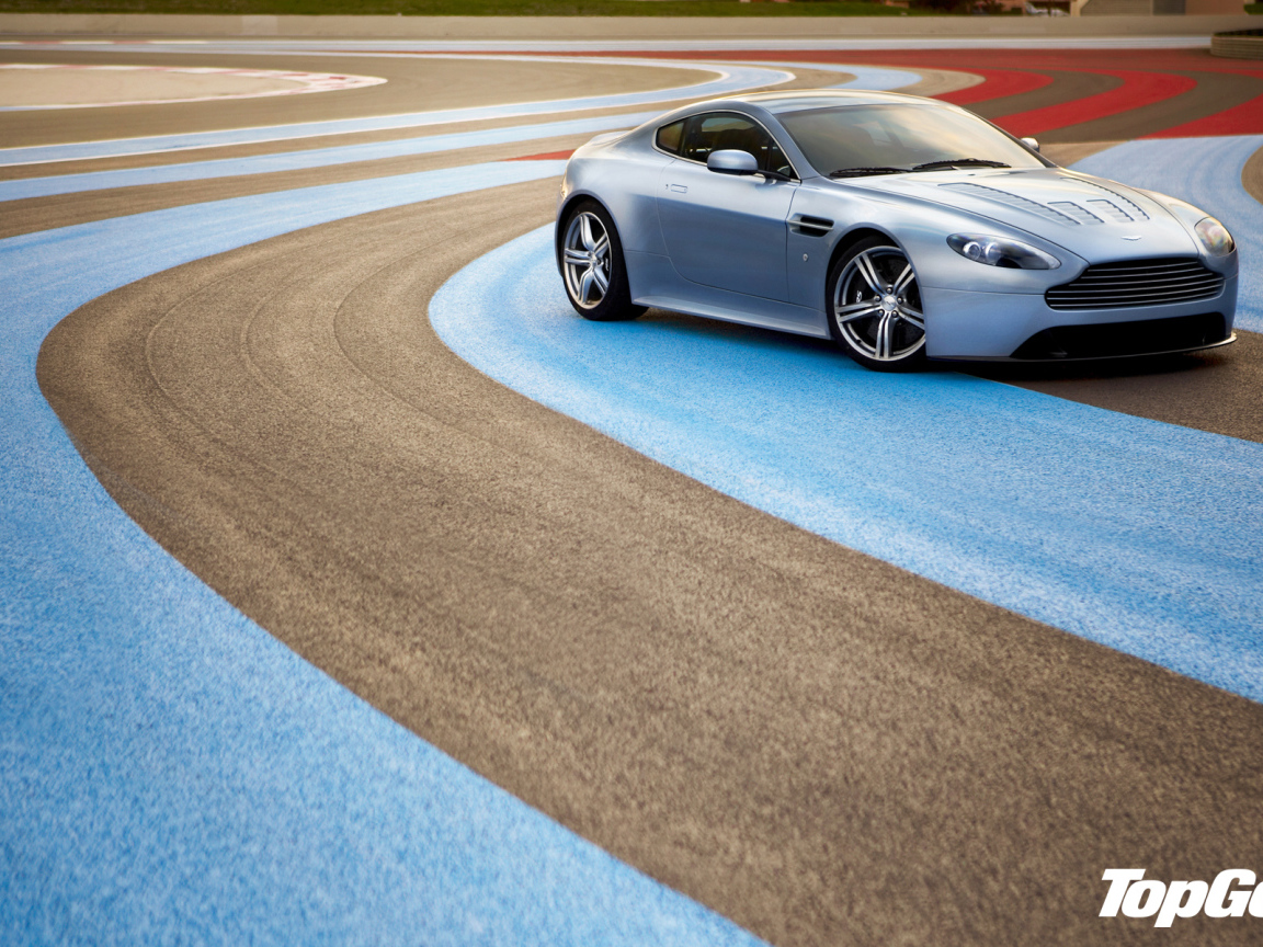 Надежная машина Aston Martin top gear