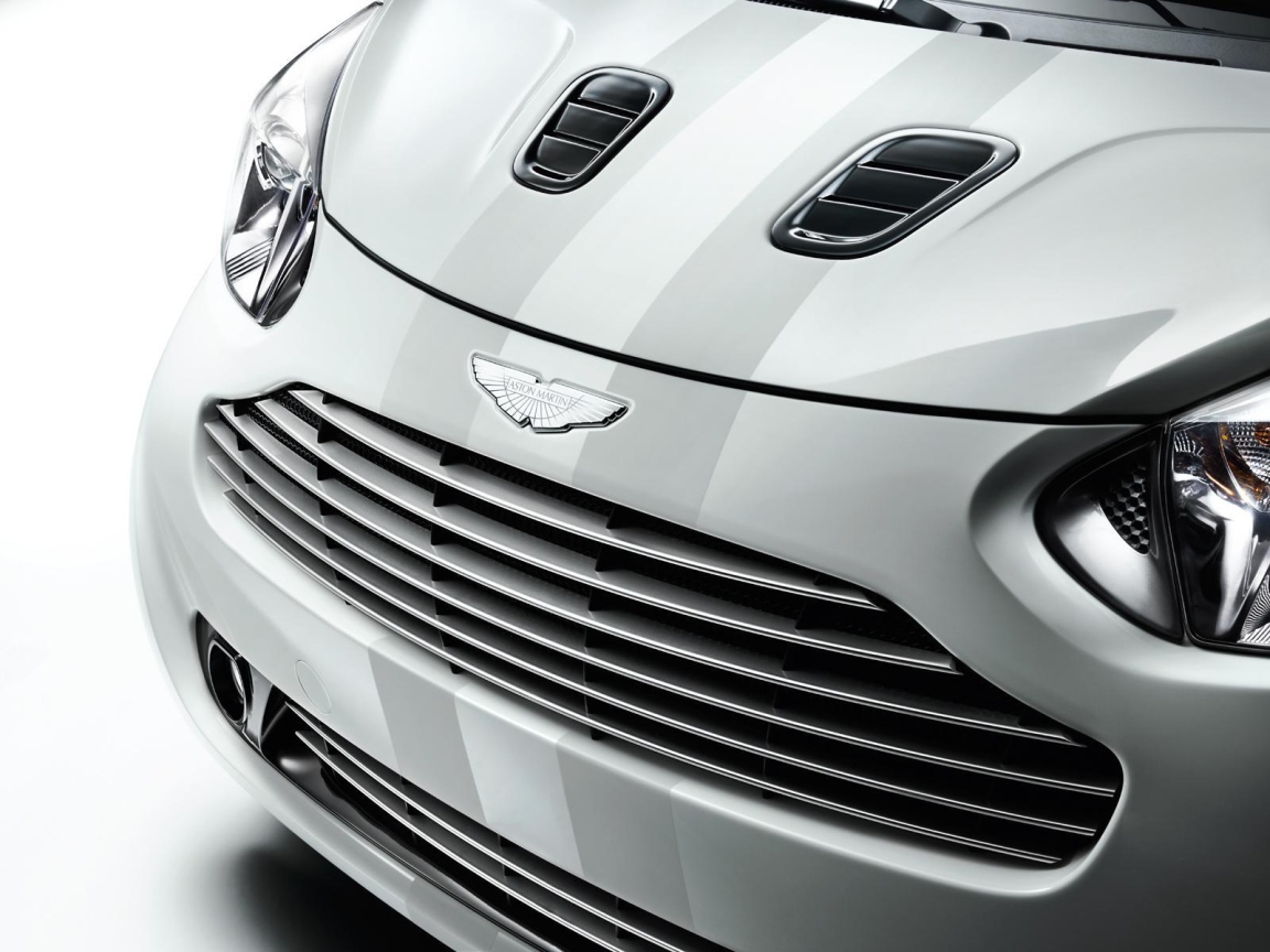 Тест драйв автомобиля Aston Martin cygnet