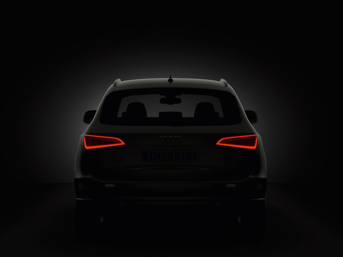 Красивый автомобиль Audi q5