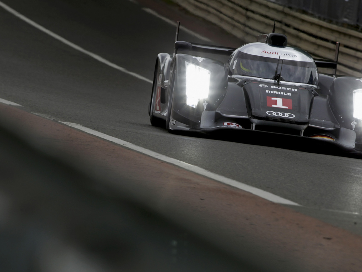 Автомобиль марки Audi модели tdi