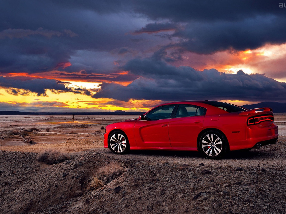 Dodge вечером у моря